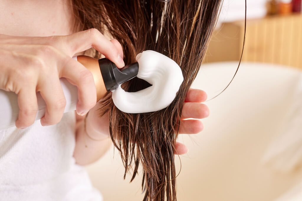 como acabar com o frizz no cabelo dicas